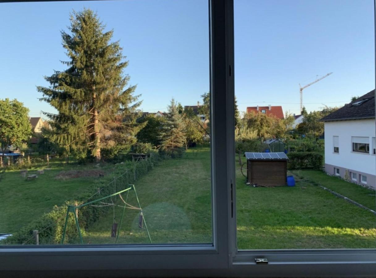 Sonnige 3 Zimmer Wohnung Mit Schoenem Balkon Im Gruenen Ройтлінген Екстер'єр фото