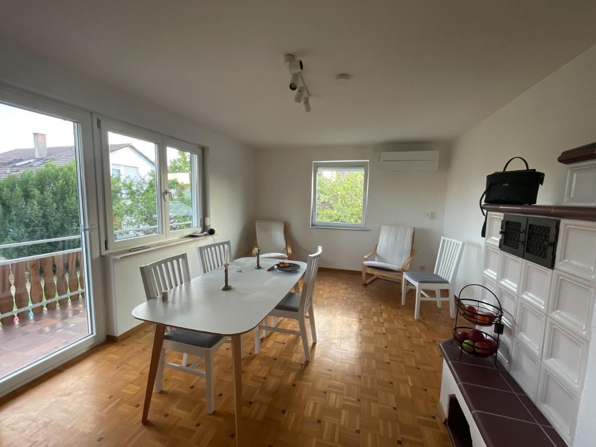 Sonnige 3 Zimmer Wohnung Mit Schoenem Balkon Im Gruenen Ройтлінген Екстер'єр фото