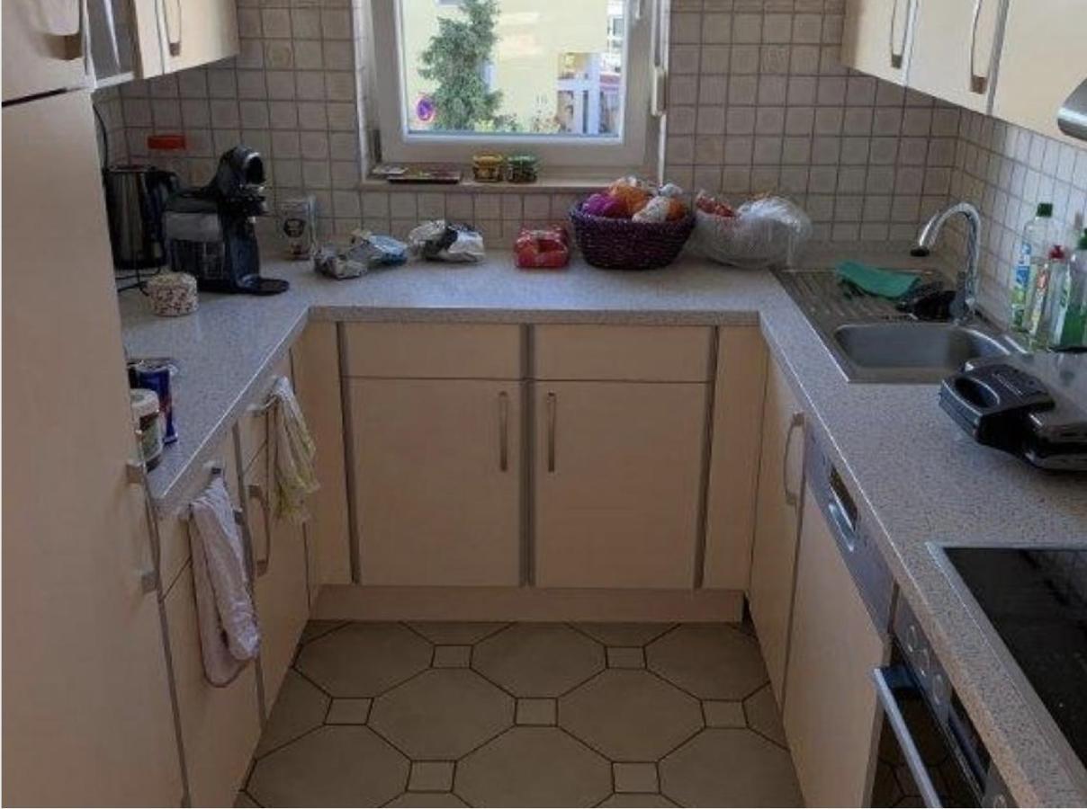 Sonnige 3 Zimmer Wohnung Mit Schoenem Balkon Im Gruenen Ройтлінген Екстер'єр фото