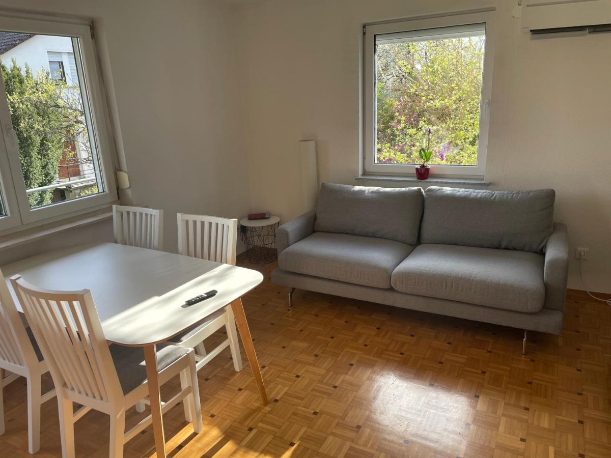 Sonnige 3 Zimmer Wohnung Mit Schoenem Balkon Im Gruenen Ройтлінген Екстер'єр фото