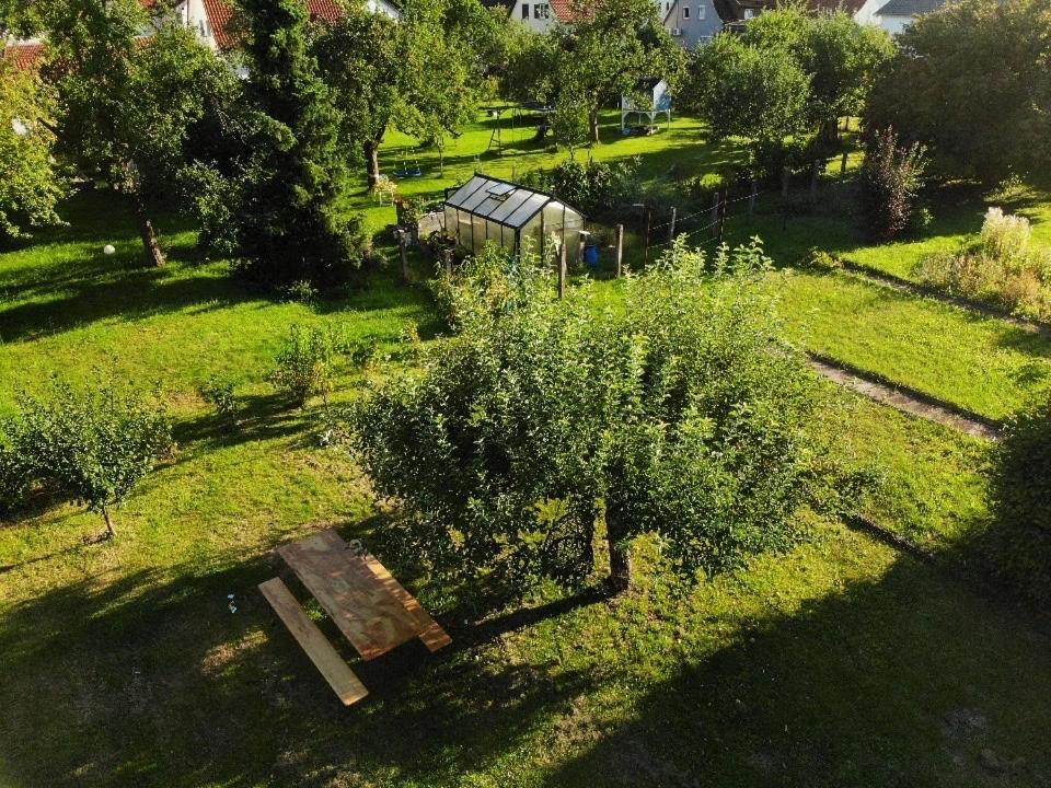 Sonnige 3 Zimmer Wohnung Mit Schoenem Balkon Im Gruenen Ройтлінген Екстер'єр фото