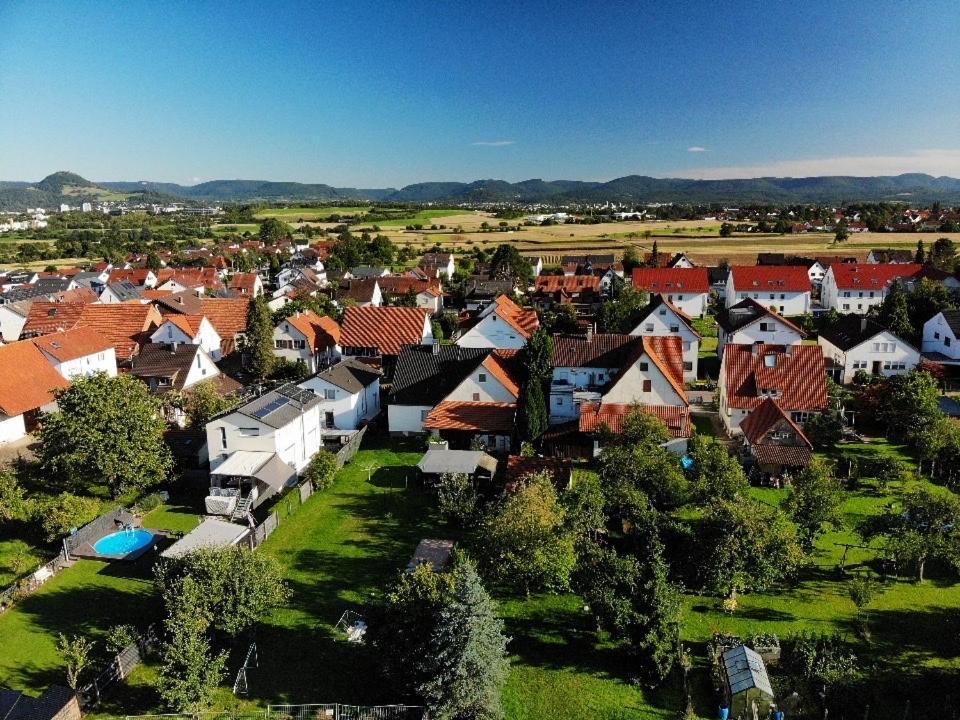 Sonnige 3 Zimmer Wohnung Mit Schoenem Balkon Im Gruenen Ройтлінген Екстер'єр фото