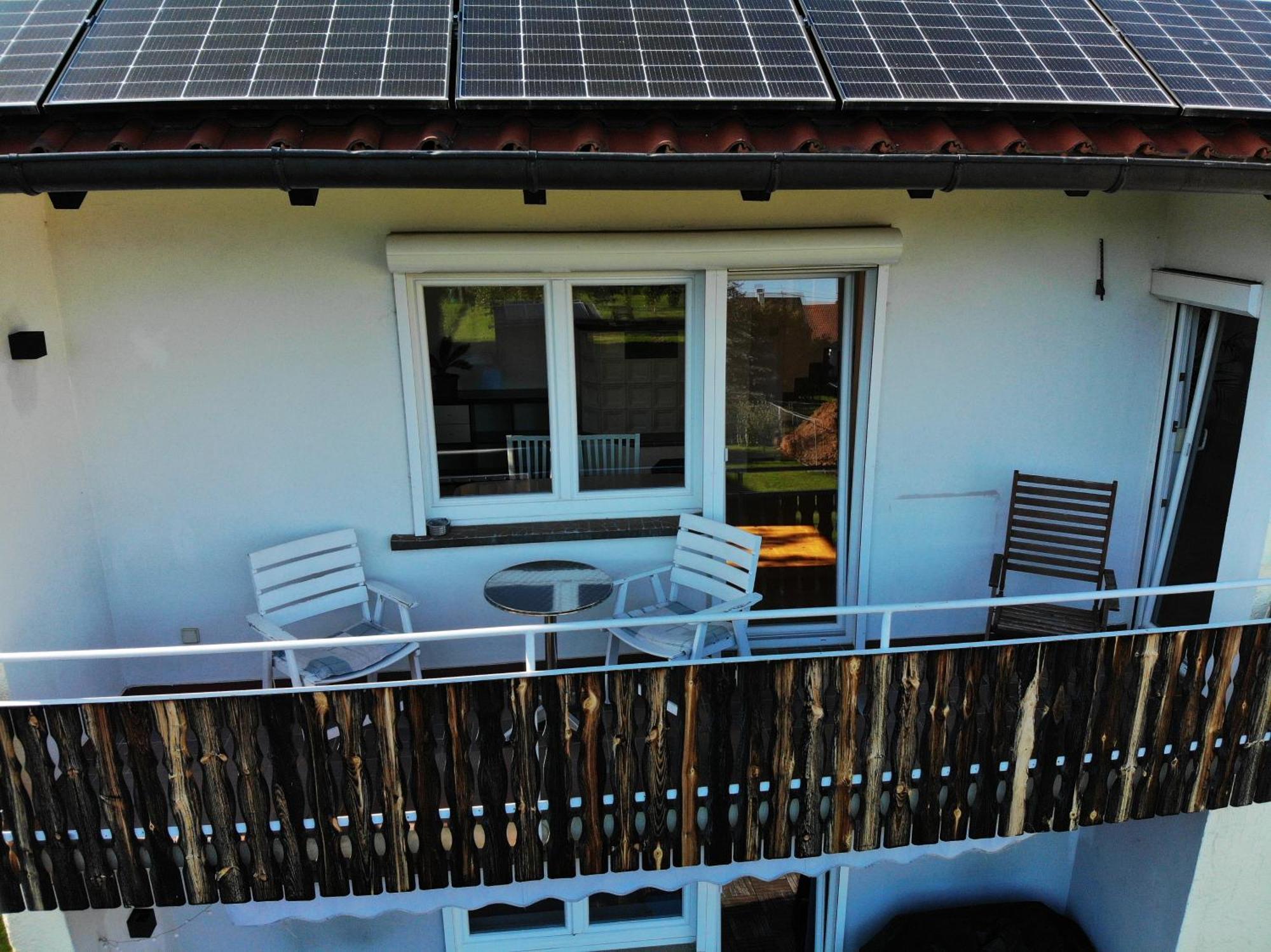 Sonnige 3 Zimmer Wohnung Mit Schoenem Balkon Im Gruenen Ройтлінген Екстер'єр фото