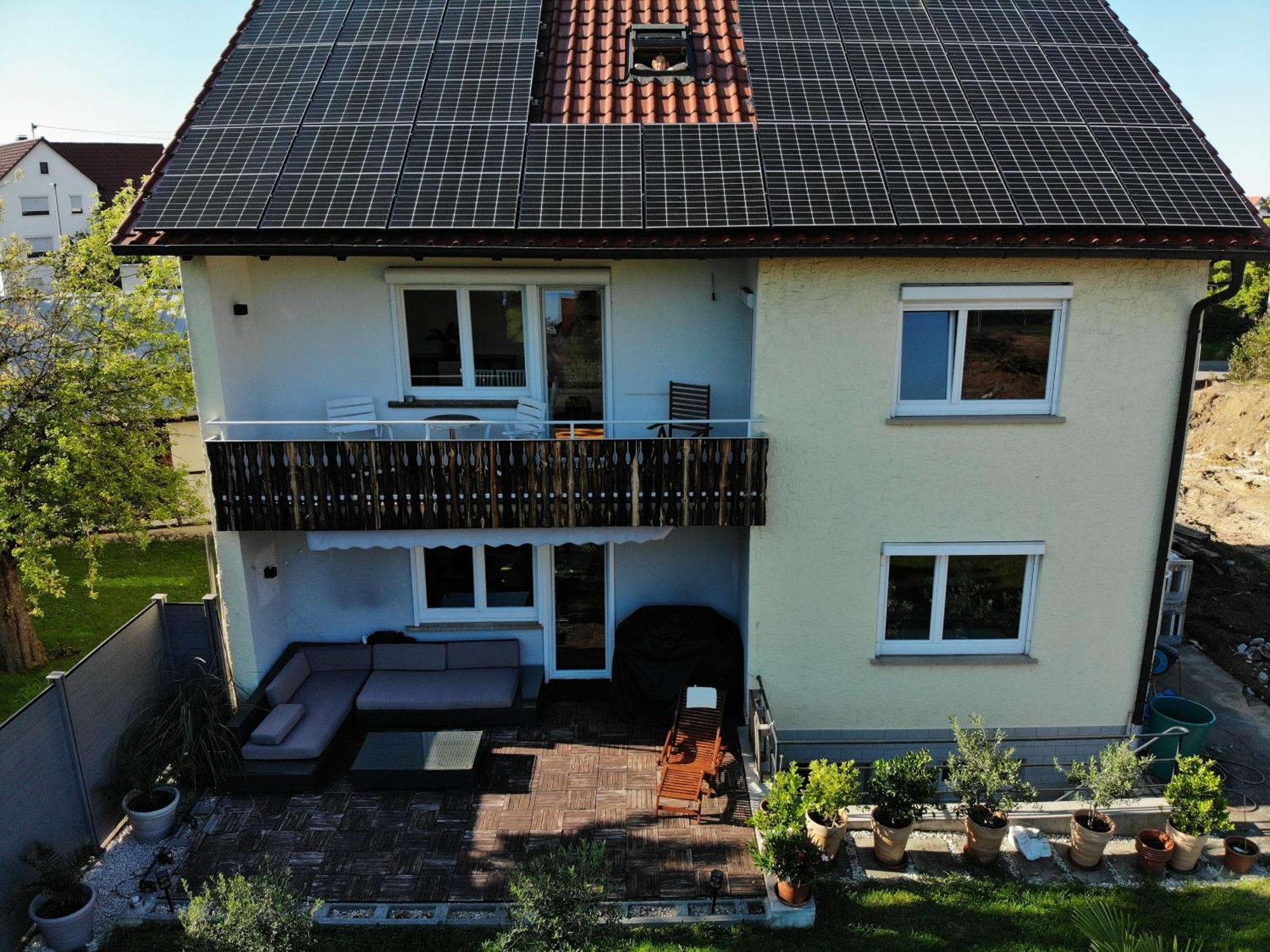 Sonnige 3 Zimmer Wohnung Mit Schoenem Balkon Im Gruenen Ройтлінген Екстер'єр фото