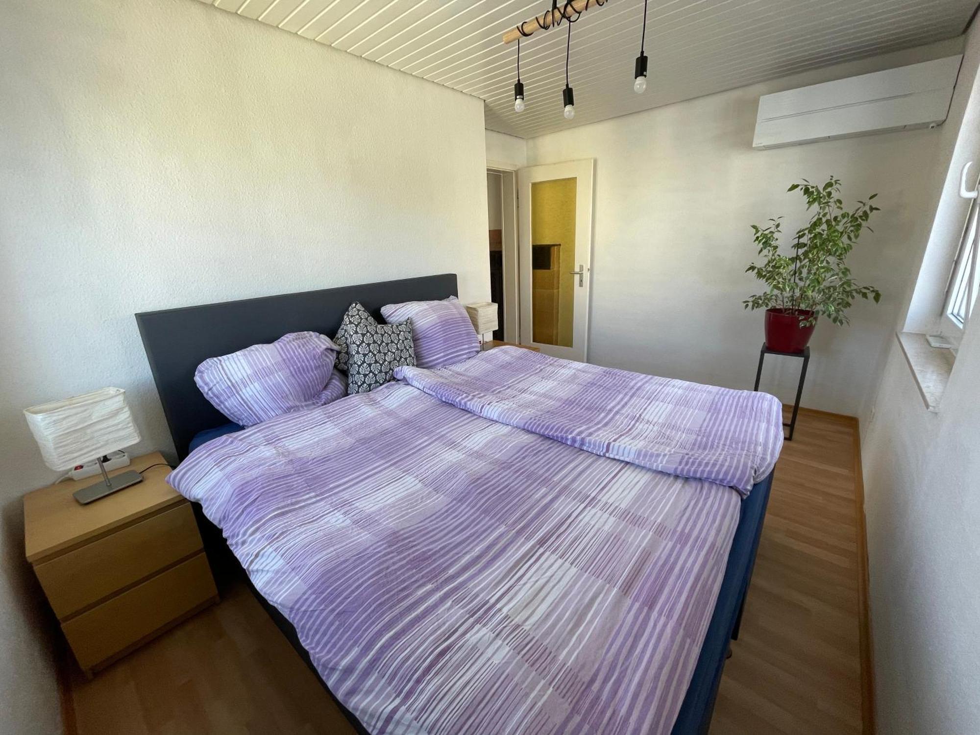Sonnige 3 Zimmer Wohnung Mit Schoenem Balkon Im Gruenen Ройтлінген Екстер'єр фото
